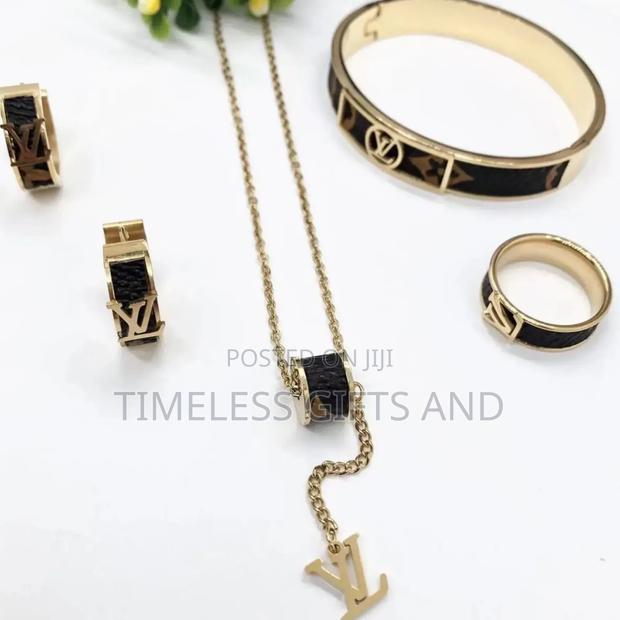 Lv Jewelry Gift Set for Ladies - thumbnail 3