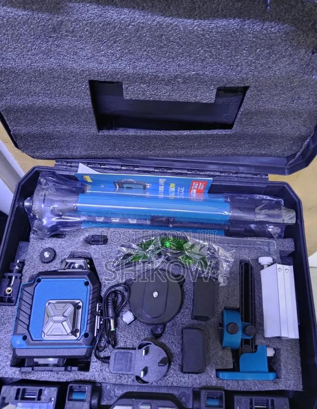 Makita Cross-Line Laser Level Kit With Tripod - main view