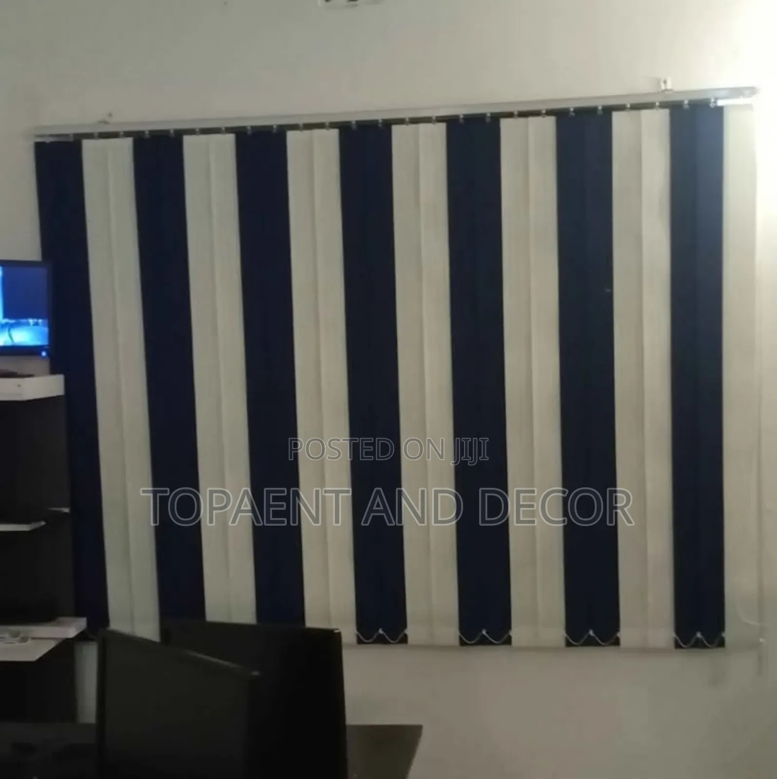 Trendy Office Vertical Window Blinds for Modern Spaces