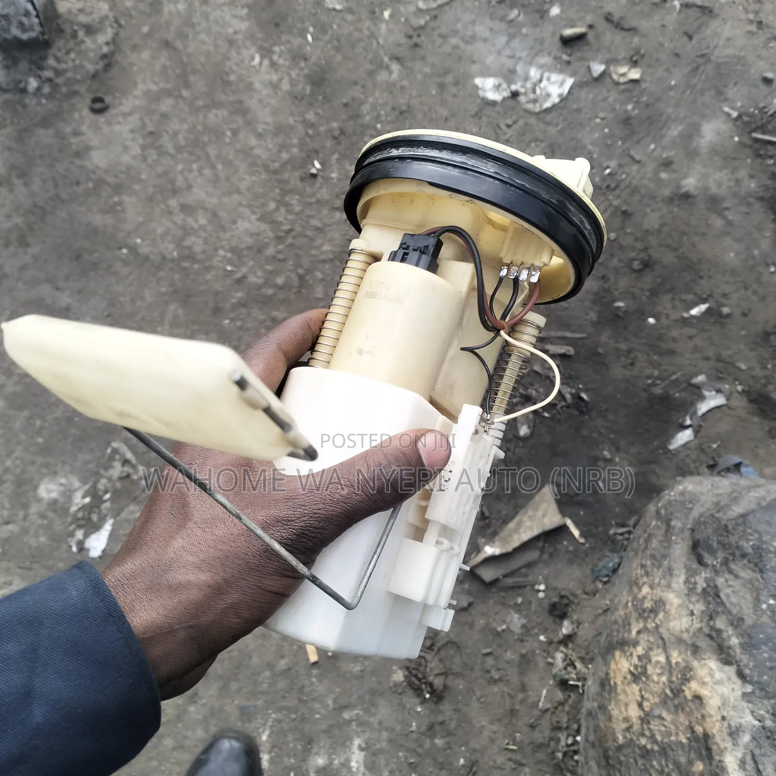 Fuel Pump Latio