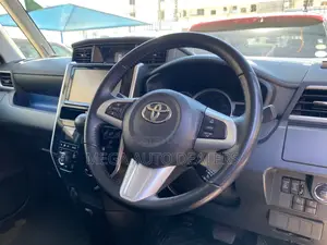 Toyota Roomy 2018 Black