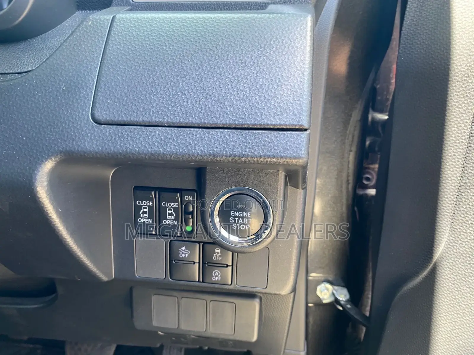 Toyota Roomy 2018 Black