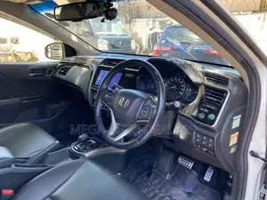 Honda Grace 2018 White