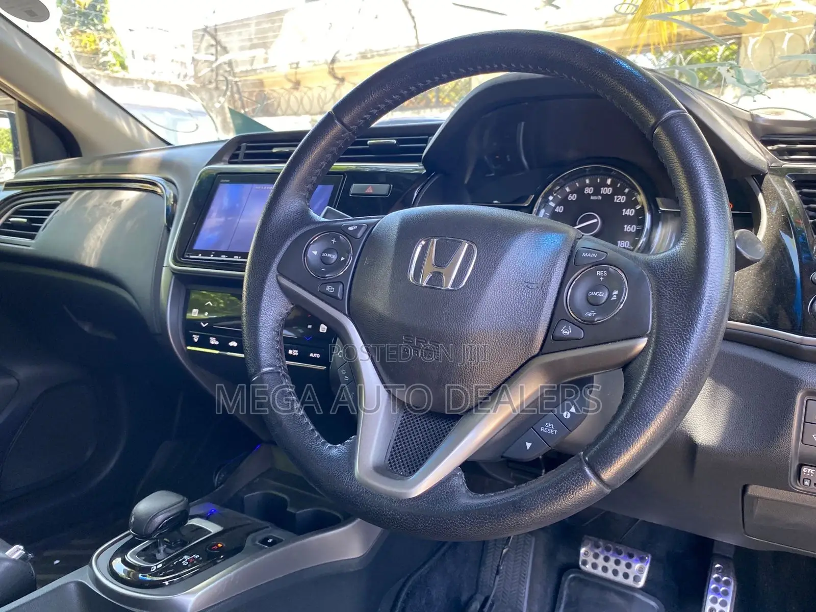 Honda Grace 2018 White