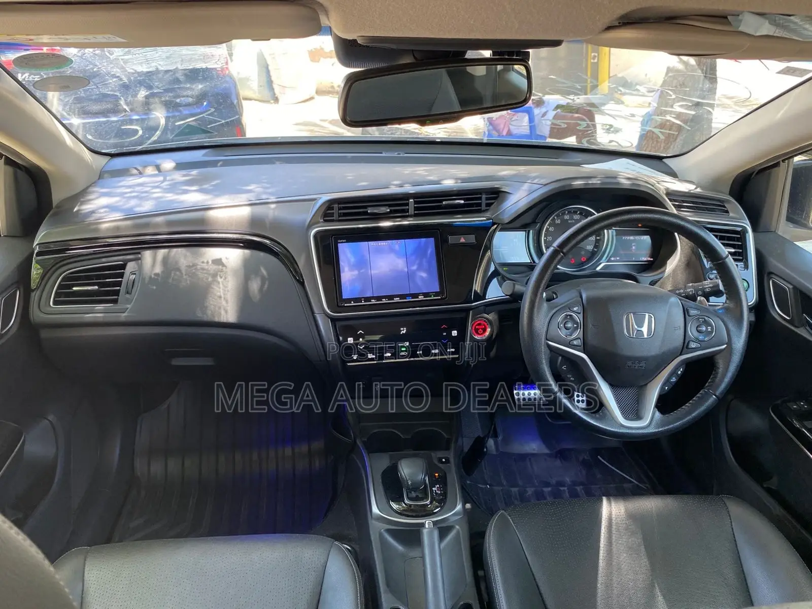 Honda Grace 2018 White