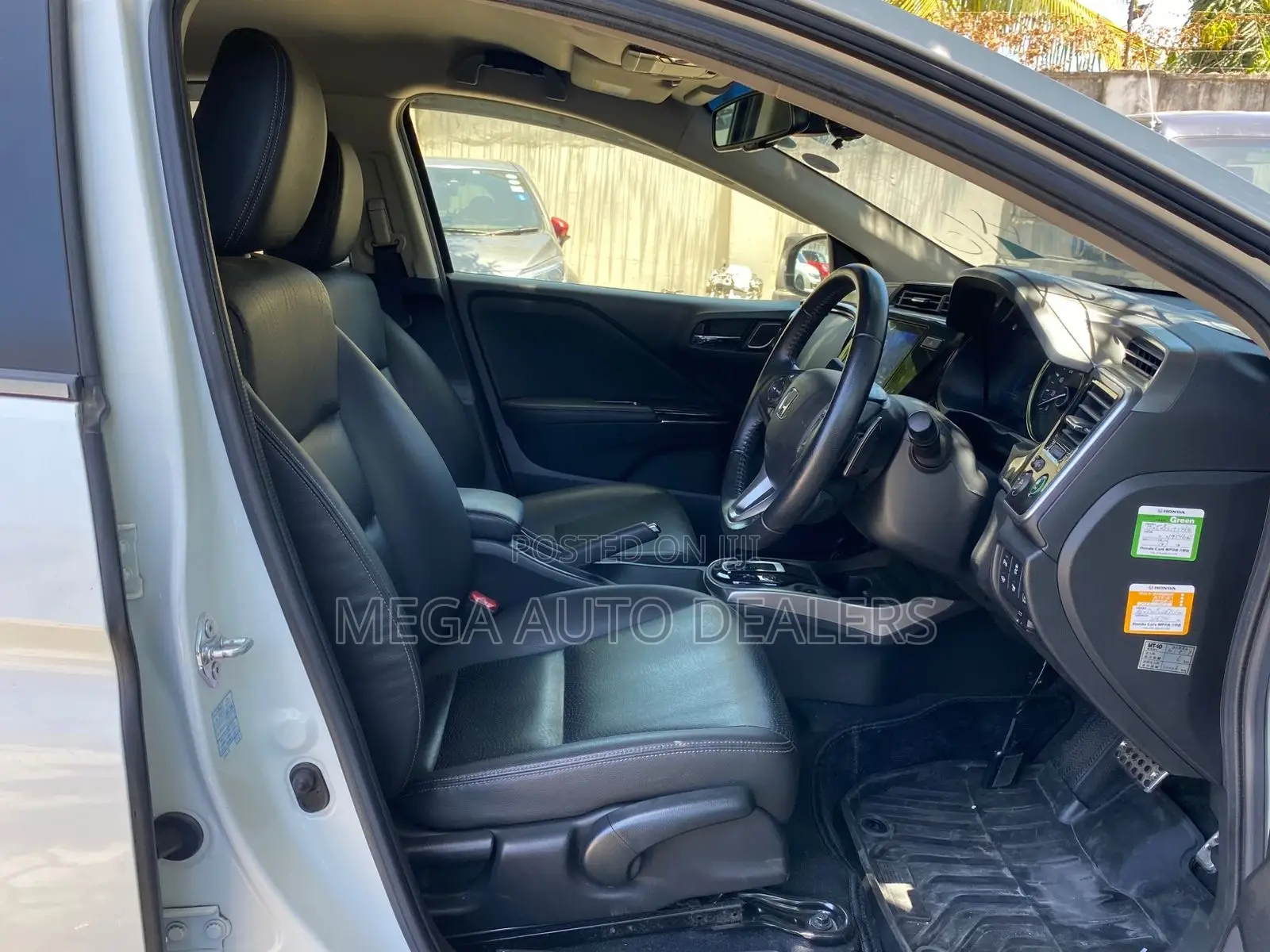 Honda Grace 2018 White