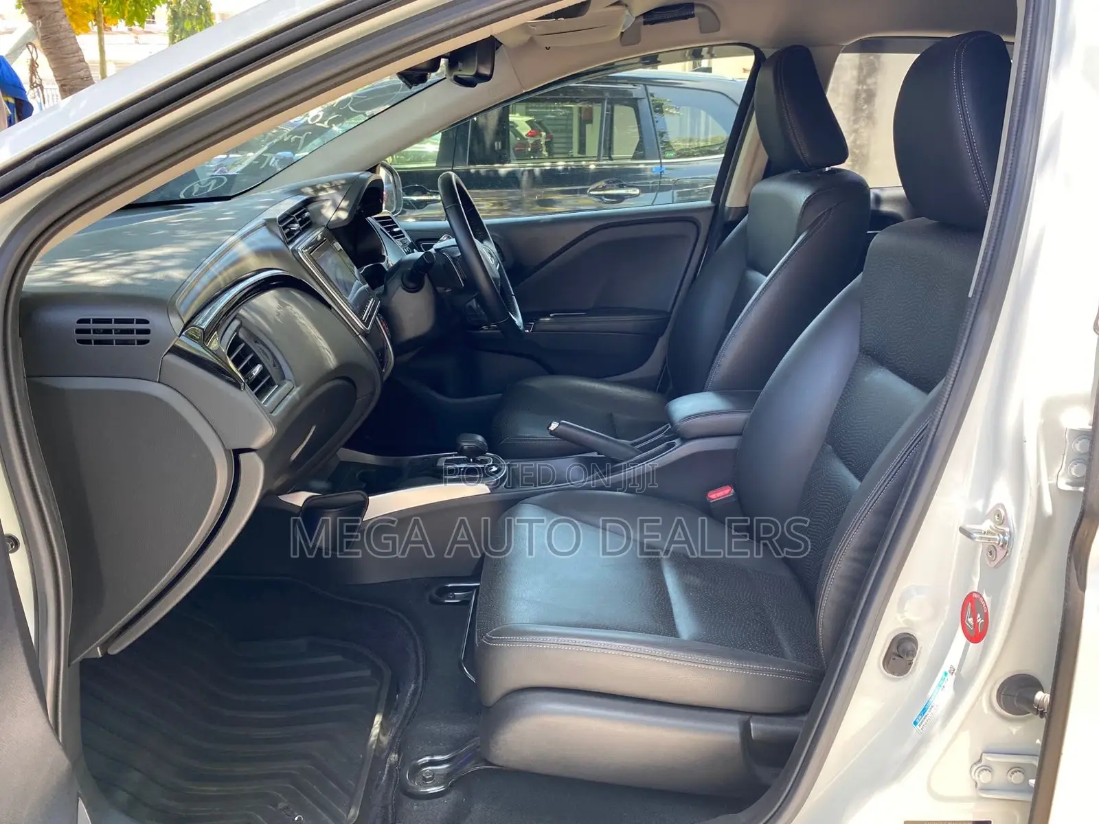 Honda Grace 2018 White