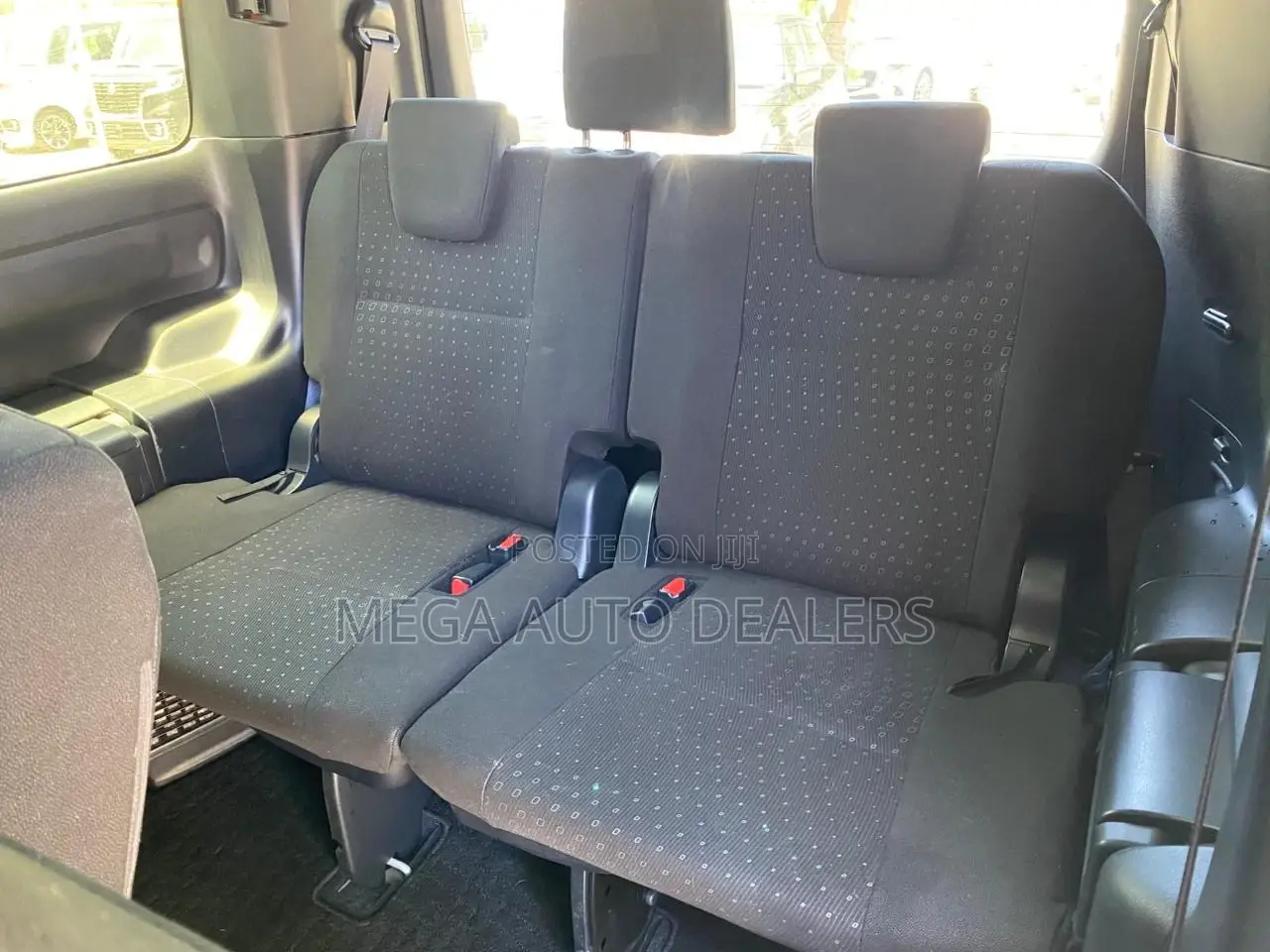 Toyota Voxy 2018