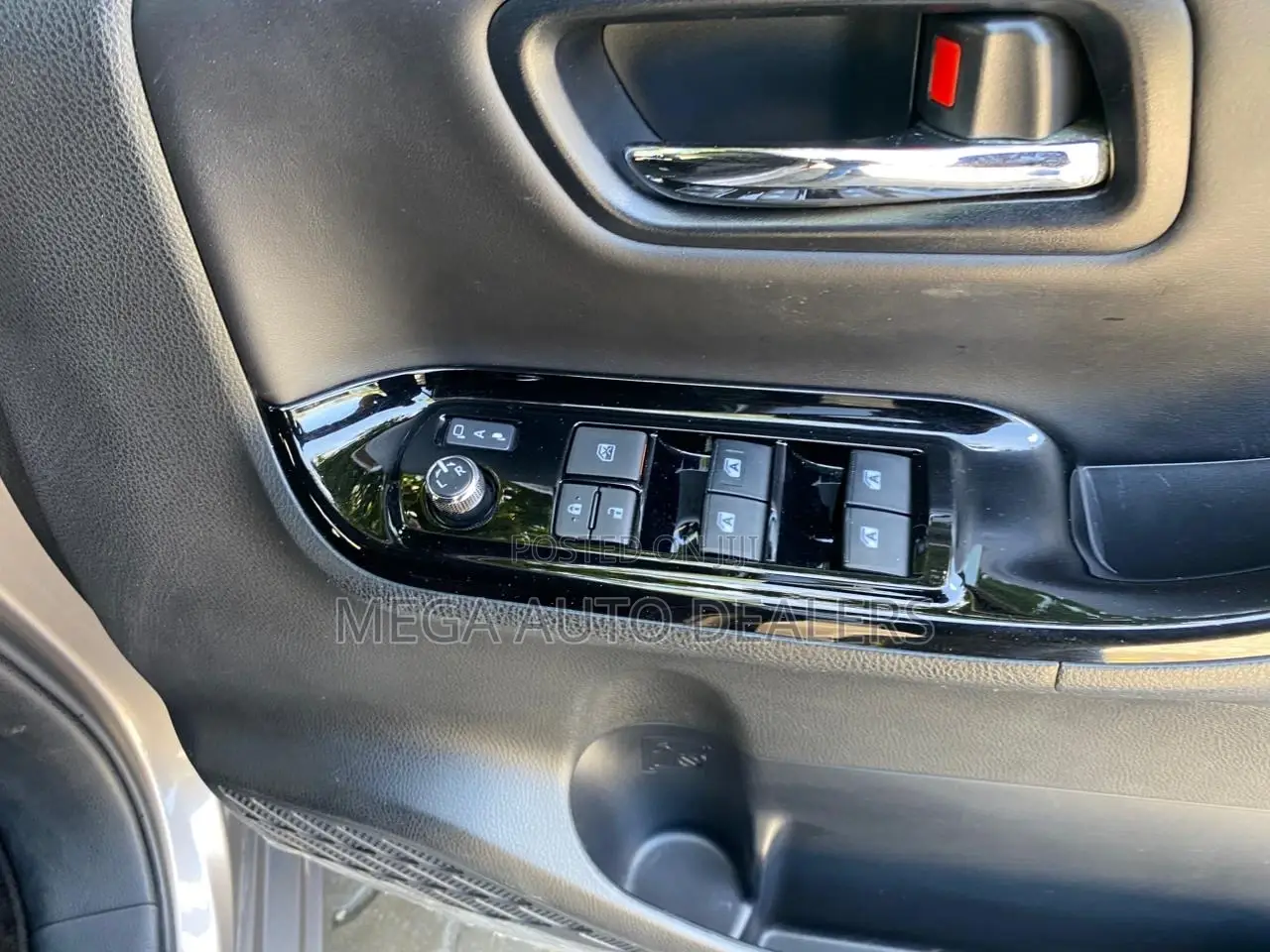 Toyota Voxy 2018
