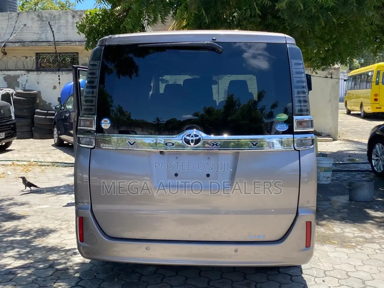 Toyota Voxy 2018