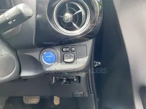 Toyota Vitz 2018 Blue