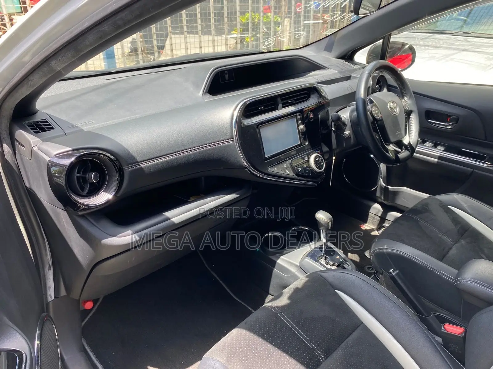 Toyota Aqua 2018 White