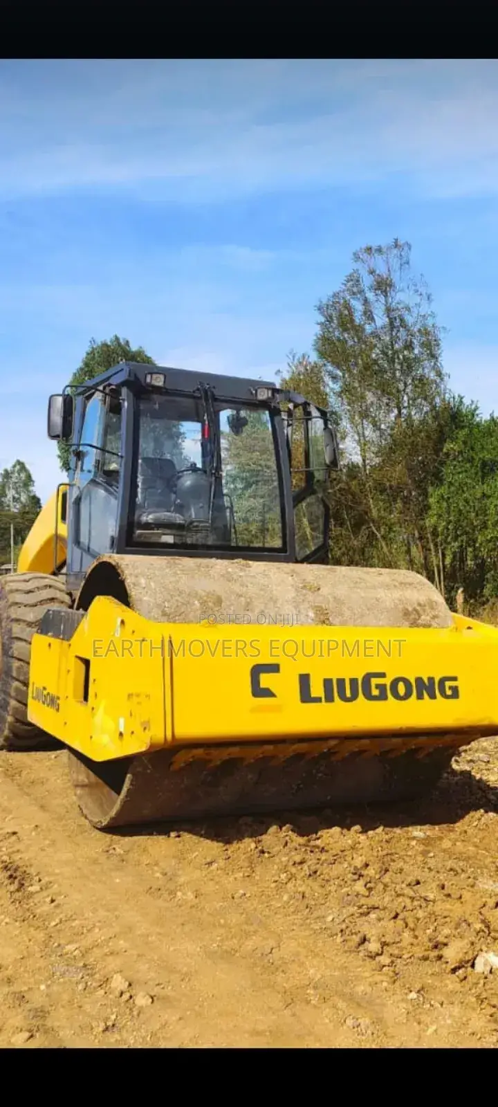 Earthmovers/Tractors for Hire(Excavators, Rollers, Backhoes,Gradersetc