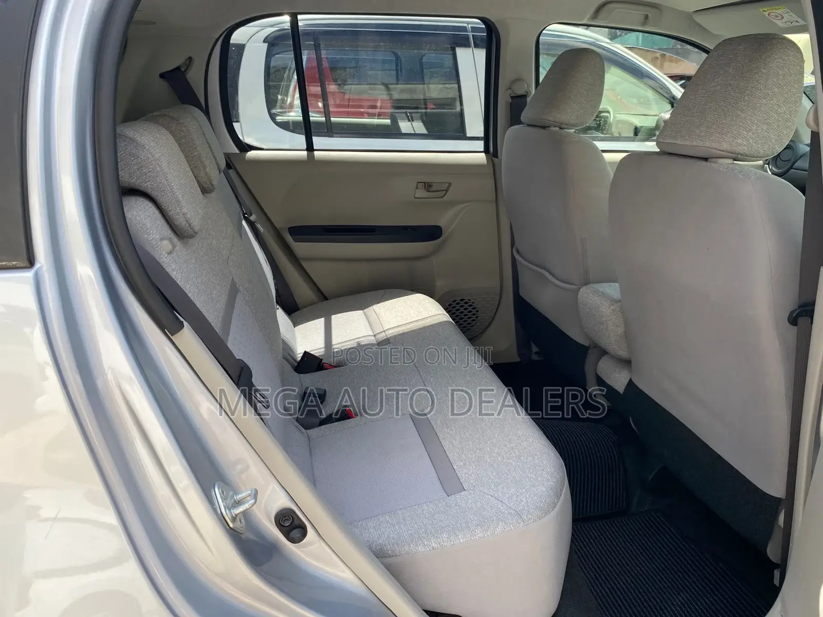 Toyota Passo 2018 Silver