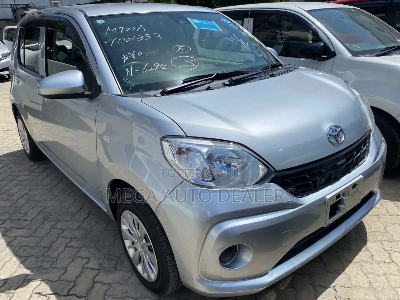 Toyota Passo 2018 Silver