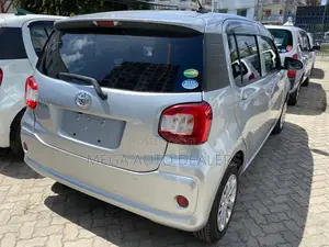 Toyota Passo 2018 Silver