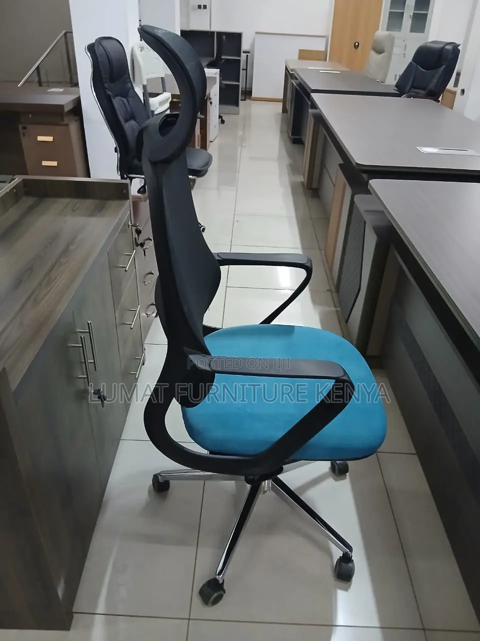 Black High Back Ergonomic Seat