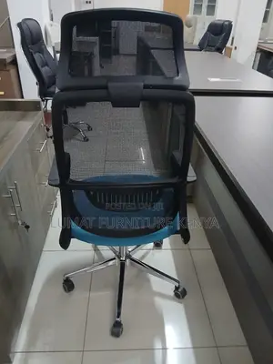 Black High Back Ergonomic Seat