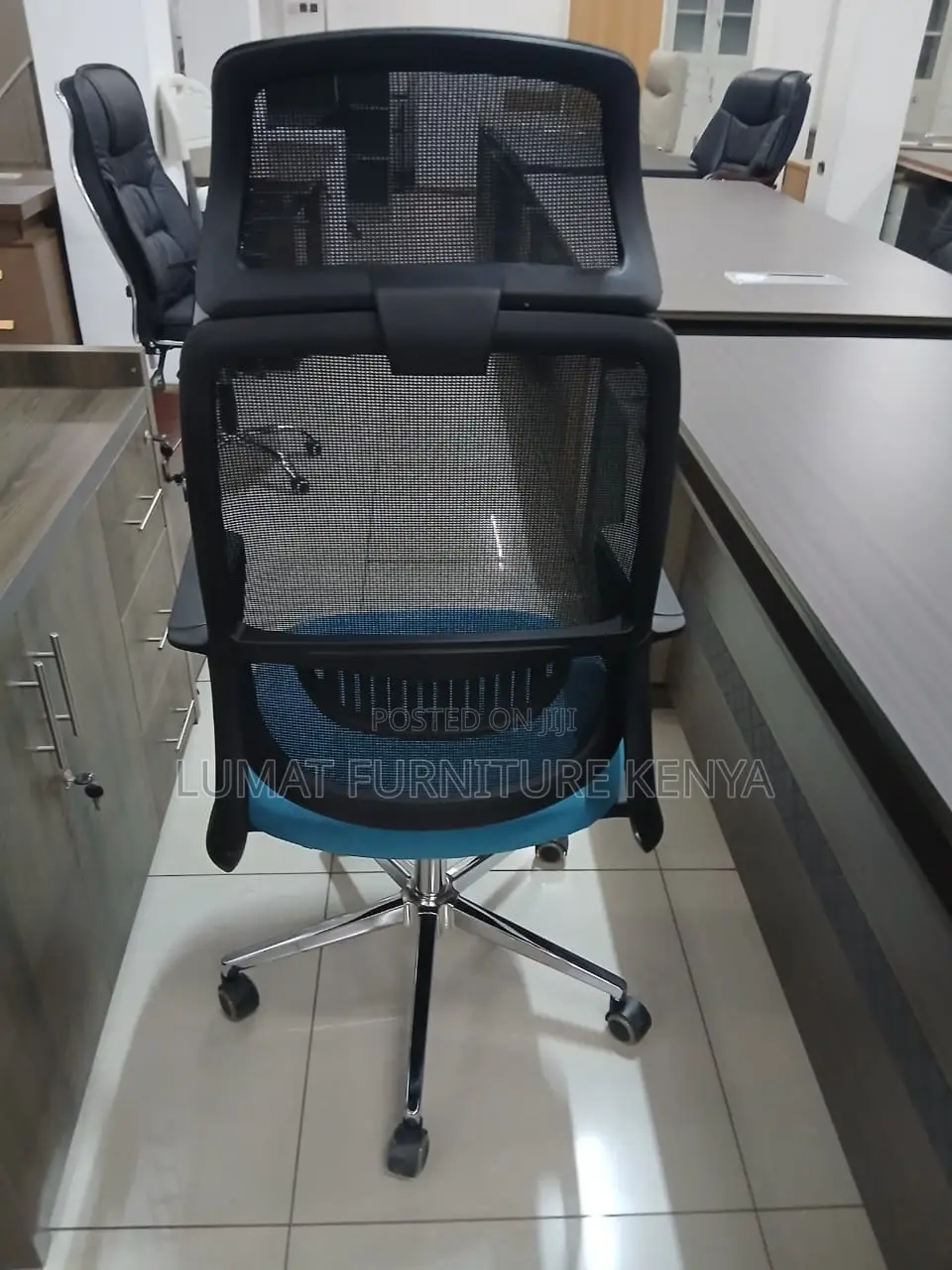 Black High Back Ergonomic Seat