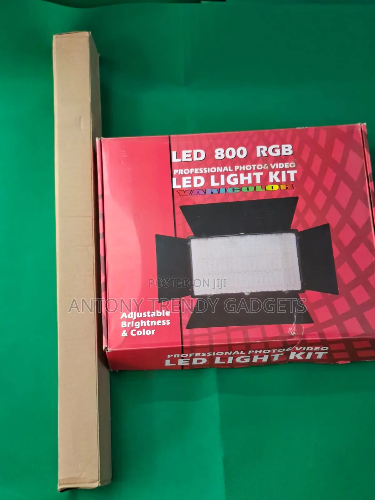 Led 800 Rgb Varicolor Studio Light With Stand & Remote