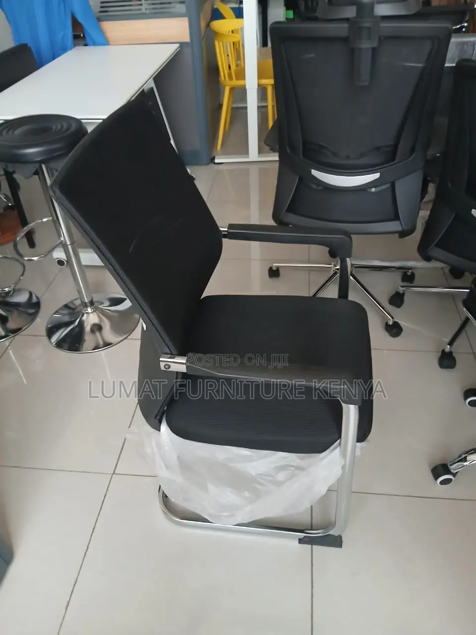 Medium Back Conference/Visitors Mesh Chair