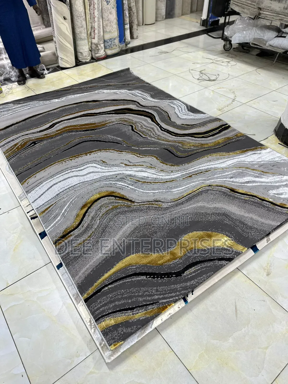 Luvi Carpets 5×8