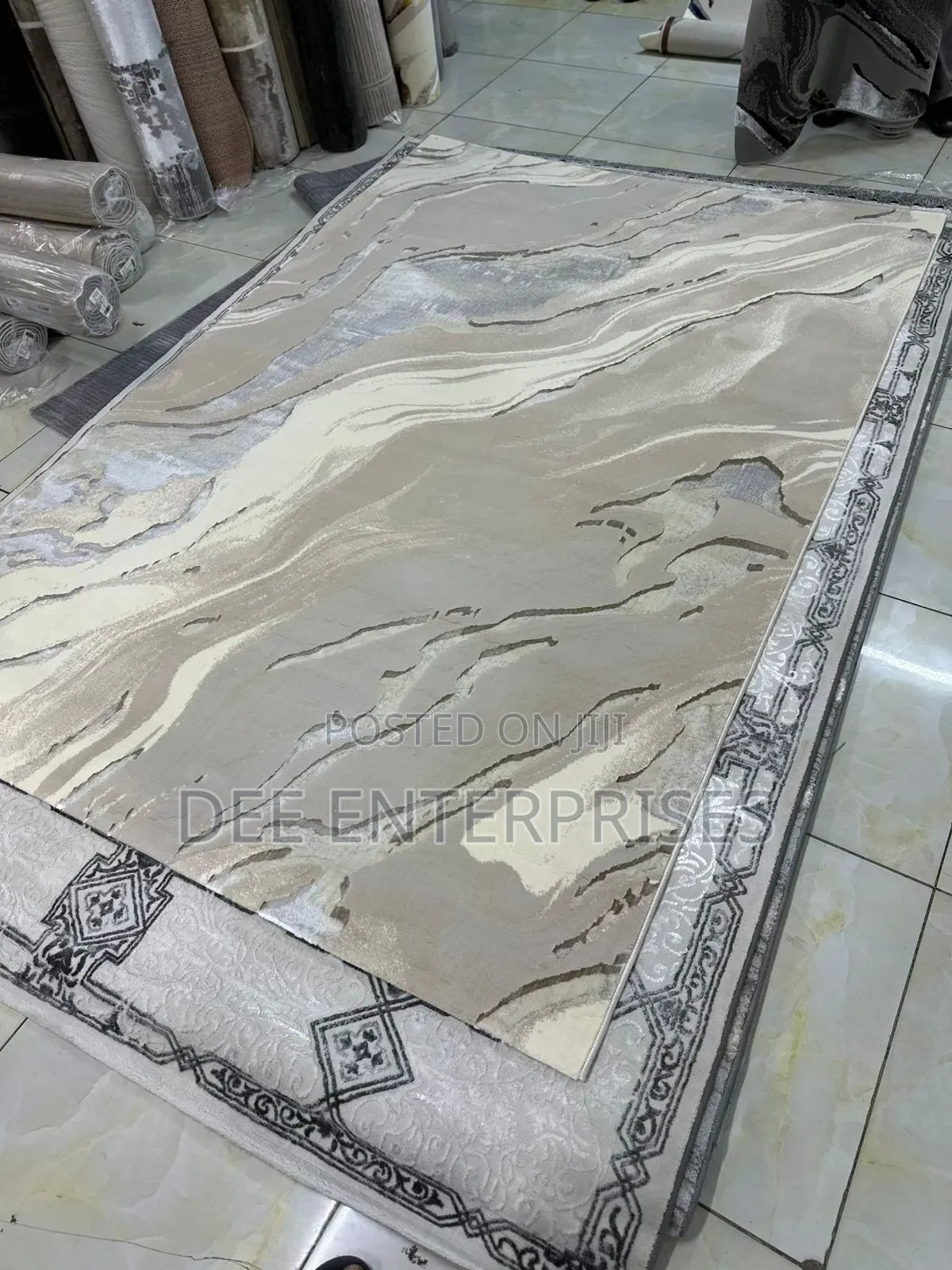 Luvi Carpets 5×8