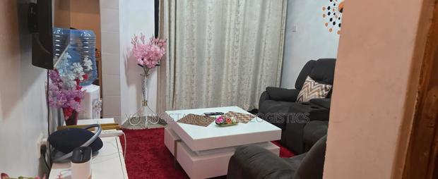 Arirbnb 1 Bedroom in Donholm - thumbnail 4