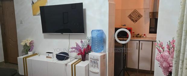 Arirbnb 1 Bedroom in Donholm - thumbnail 7