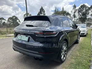 Porsche Cayenne Base AWD 2018 Blue
