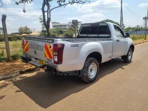 Isuzu D-MAX 2021 Silver