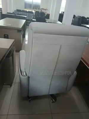 High-Back Director’S Chair