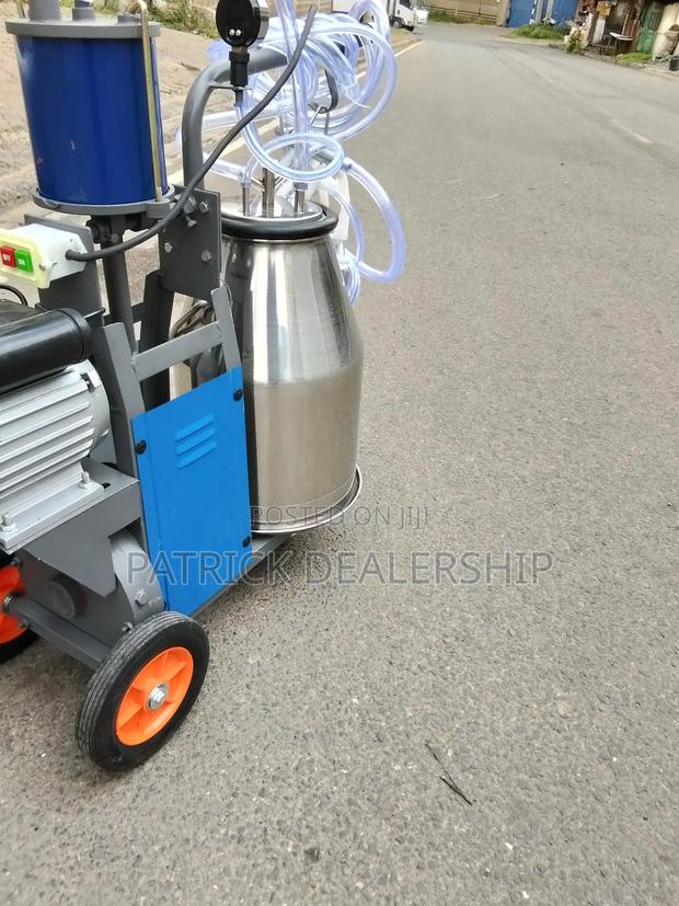 Potable Milking Machine - thumbnail 3