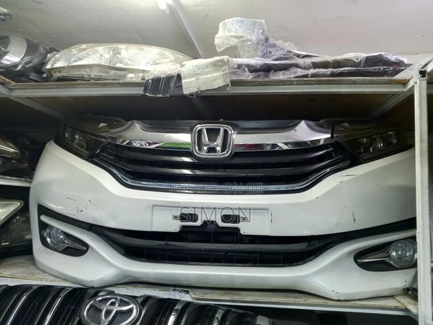 Hondafit Shuttle Nosecut