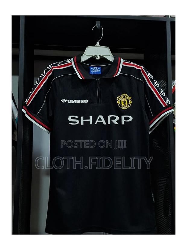 Manchester United 1998/199 Black Sharp Retro Jersey - thumbnail 2