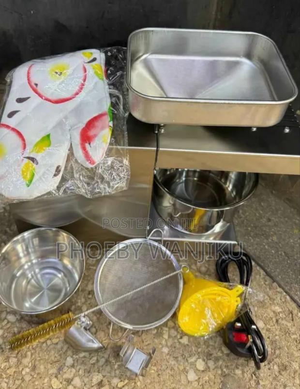 Complete Oil Press Machine With Accessories - main view