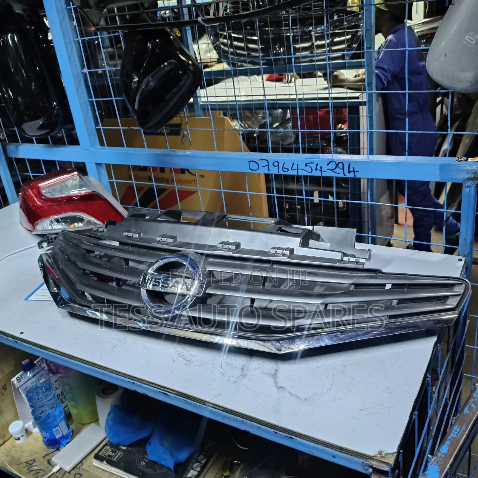Nissan Note 2013 Grille