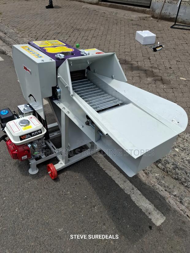 High Speed Chaff Cutter With Conveyor Belt, 7.5hp Petrol Engine