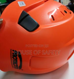 Black 4 Chain Straps Helmets - thumbnail 2