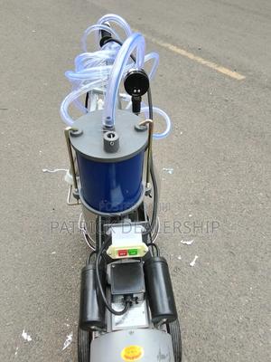 Daily Saver Milking Machine - thumbnail 2