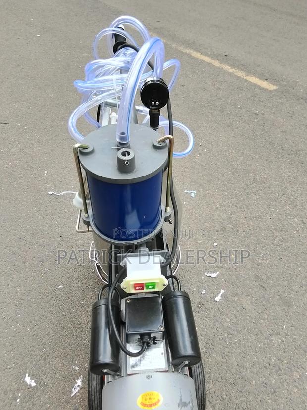 Daily Saver Milking Machine - main view