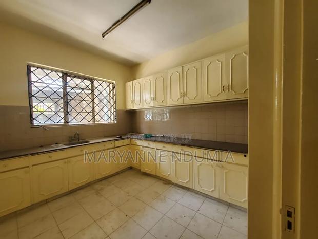 3bdrm Apartment in Balozi, South B for rent
