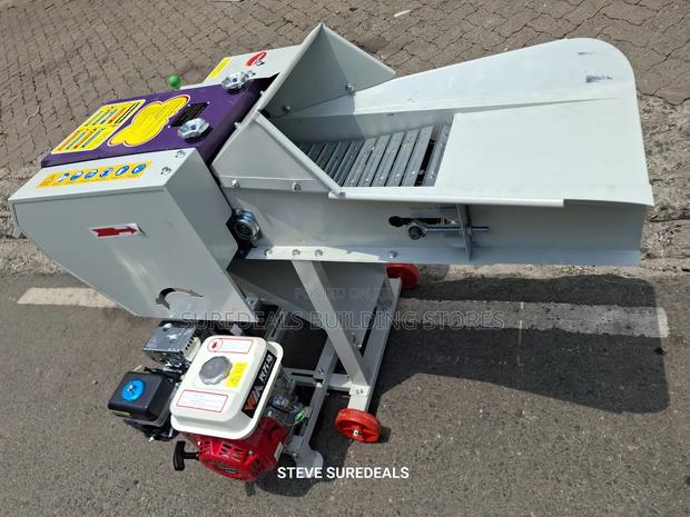 600kg/Hr High Speed Chaff Cutter With 7.5hp Gasoline Engine - thumbnail 2