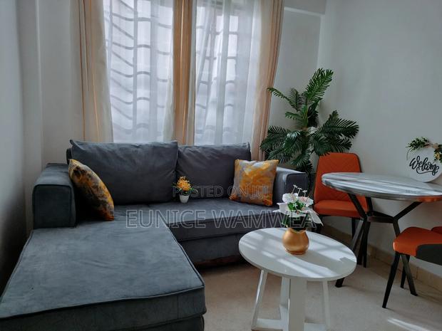 Cozy 1br Near TRM Mall/Wi-Fi Netflix -Fully Furnished - thumbnail 3