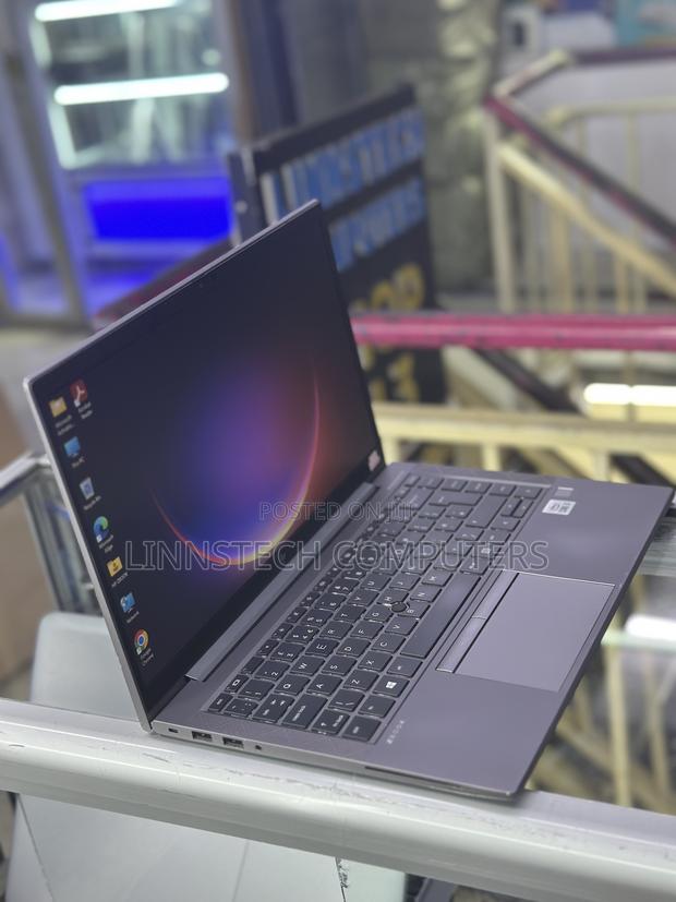 Laptop HP ZBook Firefly 14 G7 16GB Intel Core I7 SSD 512GB - thumbnail 3