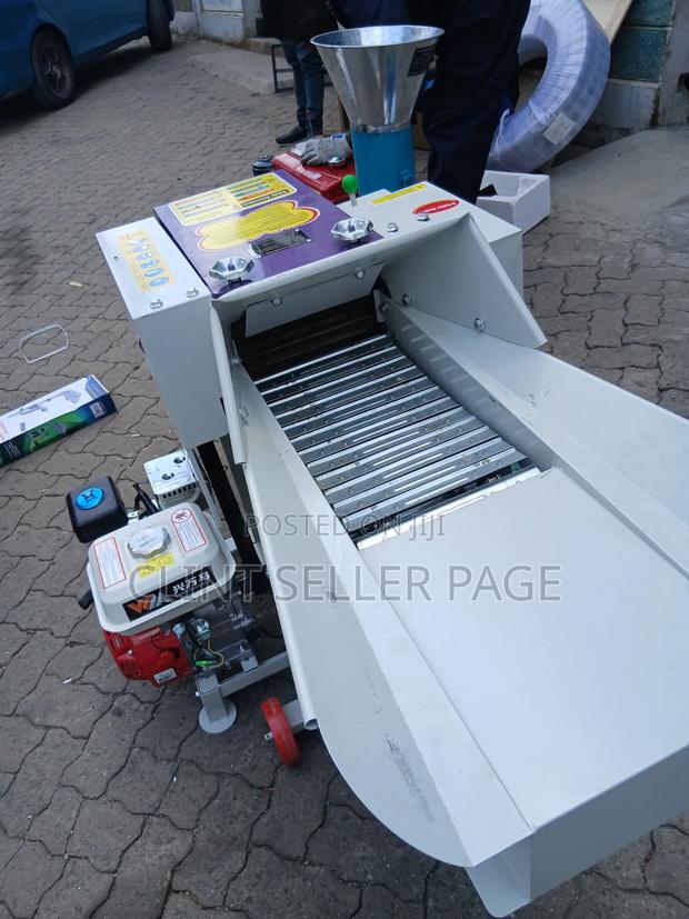 Poultry Feed Grinder / High Speed Feed Chopper (Engine) - thumbnail 3