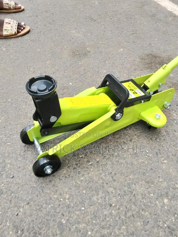 Hydraulic Floor Jack - thumbnail 2