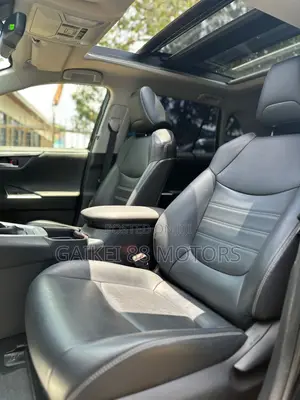 Toyota RAV4 XLE Premium AWD 2019 Black