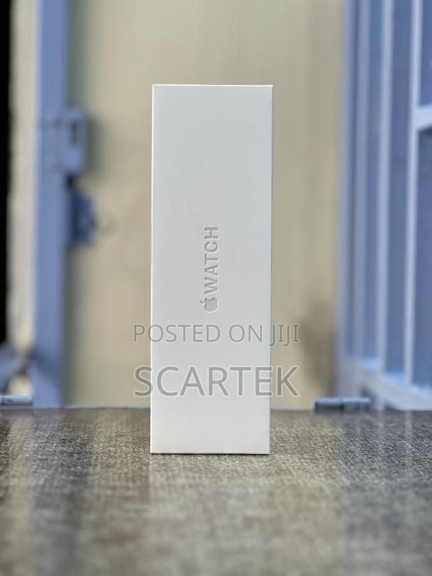 Apple Watch Series 11 42mm - main view