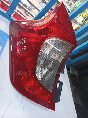 Nissan Note 2008headlight